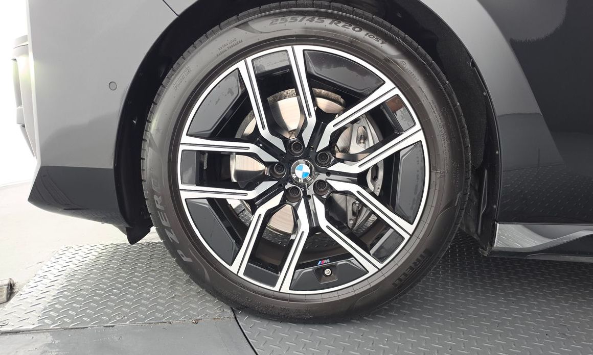 BMW 7-Series 740d xDrive M Sport, 2025