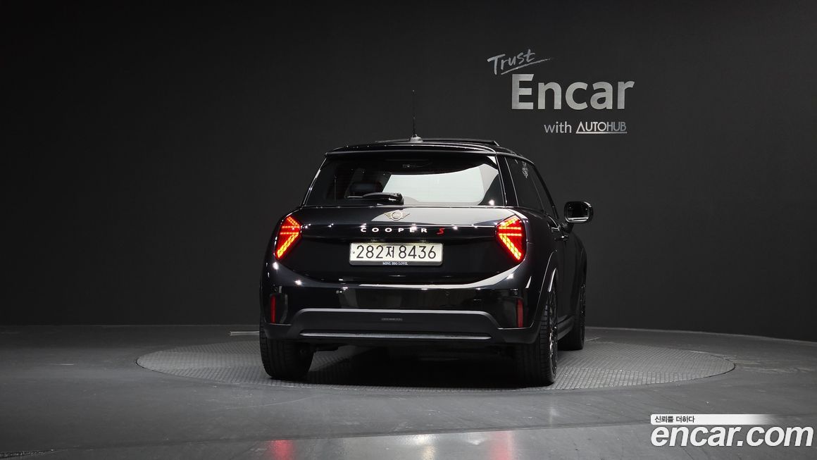 Mini Cooper Favoured, 2025