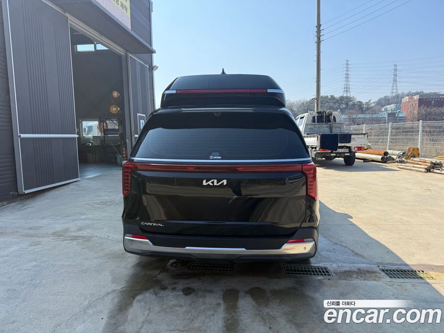 Kia Carnival 9-Seater Hi Limousine, 2025