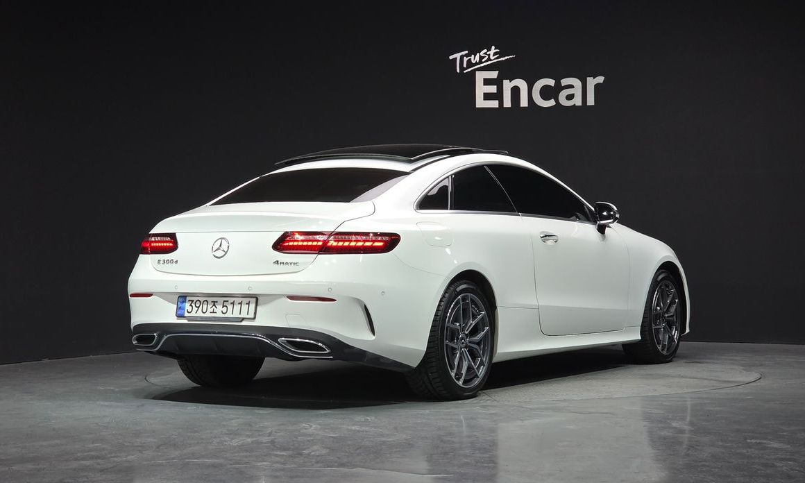 Mercedes-Benz E-Class E300d 4MATIC Coupe, 2022