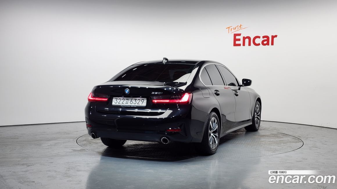 BMW 3-Series 320i, 2022