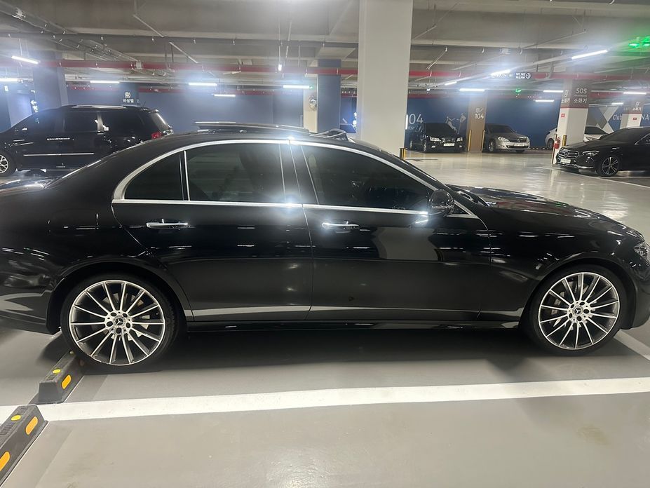 Mercedes-Benz E-Class E350 4MATIC AMG Line, 2022
