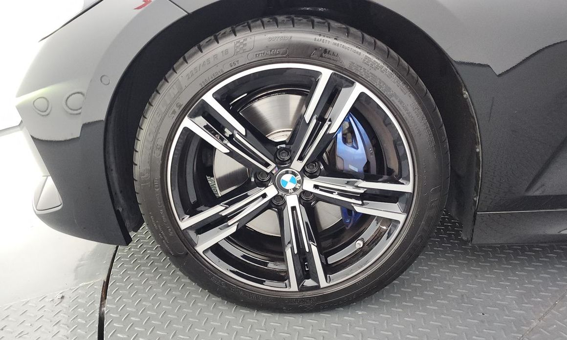 BMW 3-Series 320i M Sport, 2024