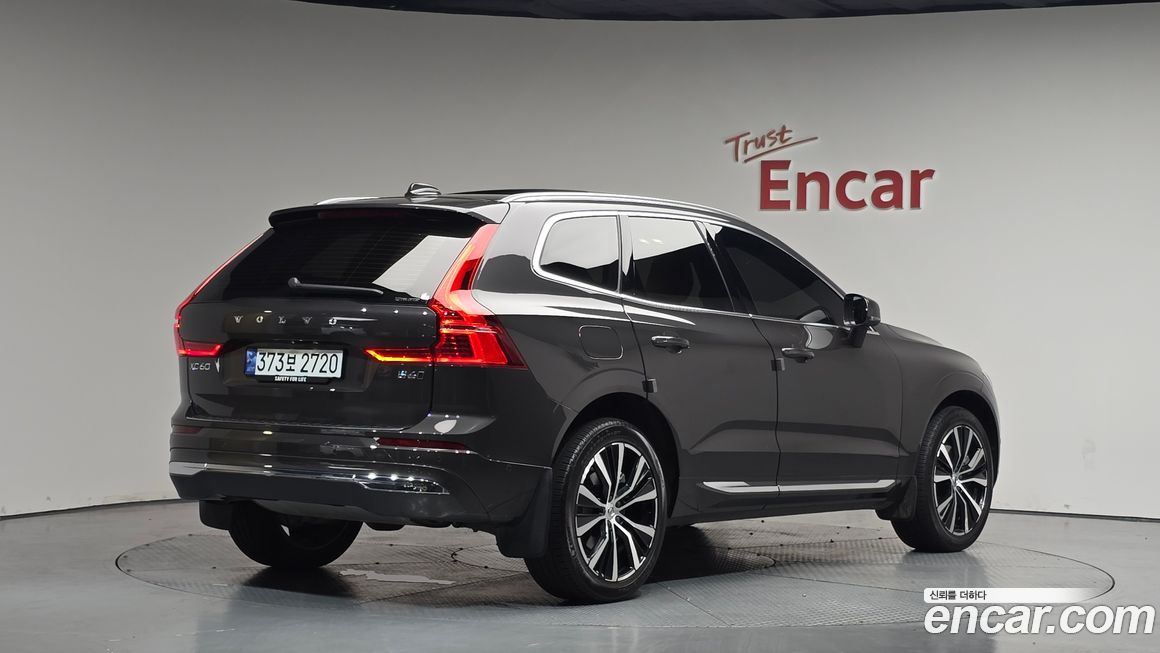 Volvo XC60 B6 Ultimate Bright, 2024