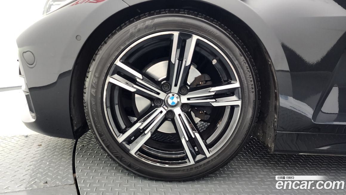 BMW 4-Series 420i M Sport Coupe, 2023