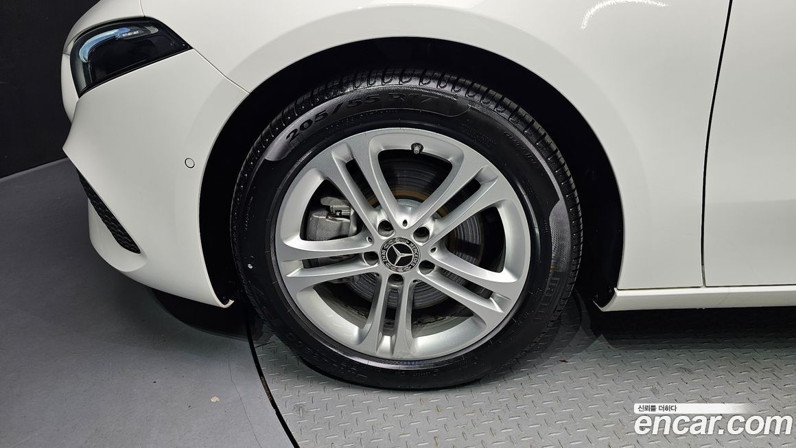 Mercedes-Benz A-Class A220 Hatchback, 2025