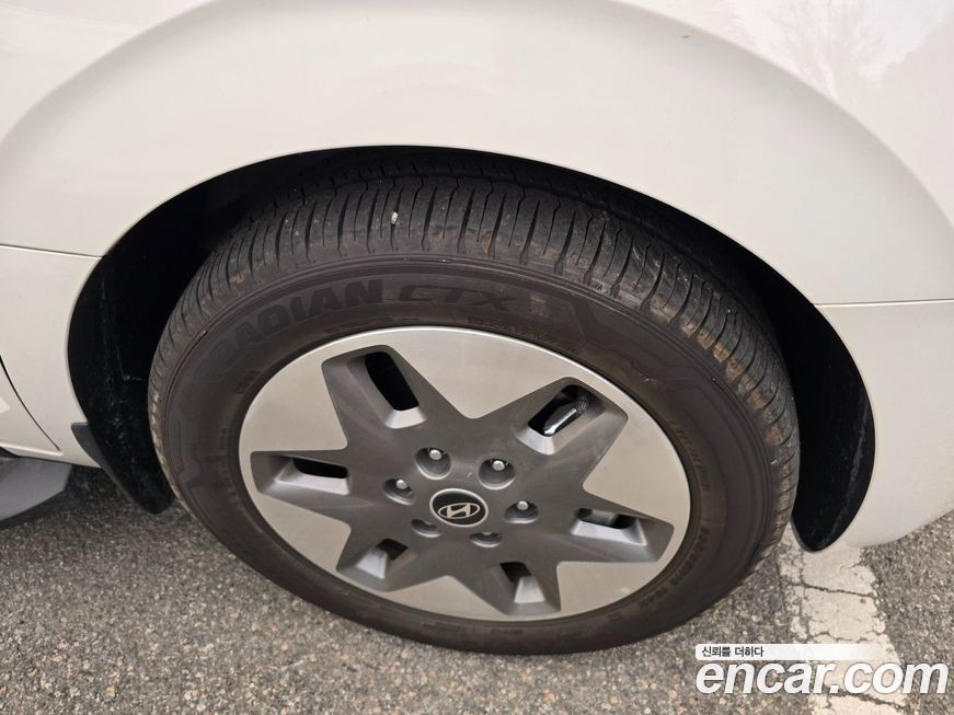 Hyundai Staria Tourer 11-Seater, 2025