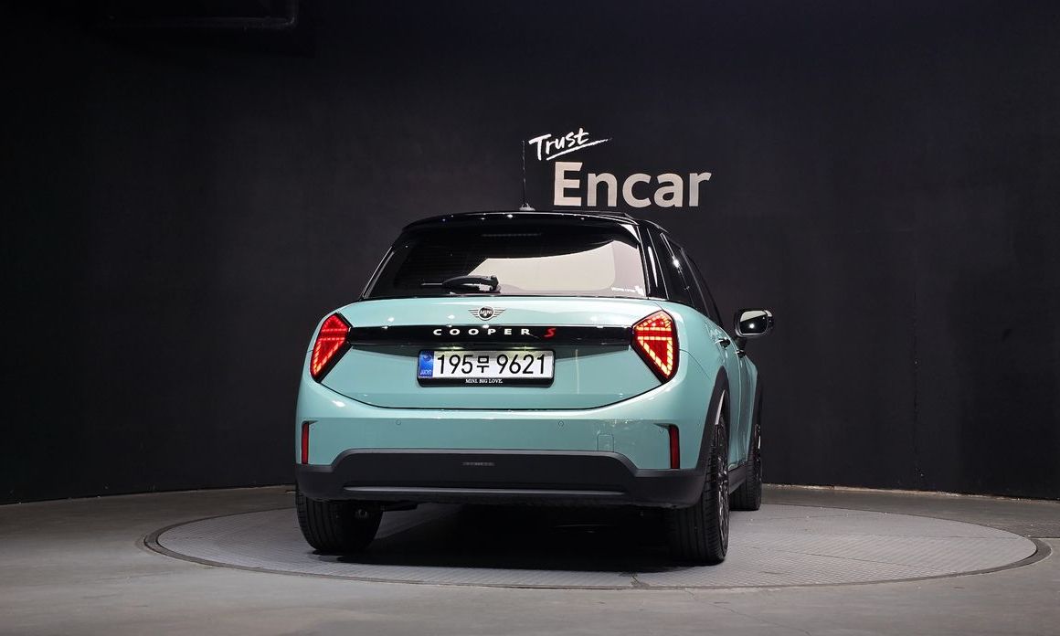 Mini Cooper 5 Door Favoured, 2025