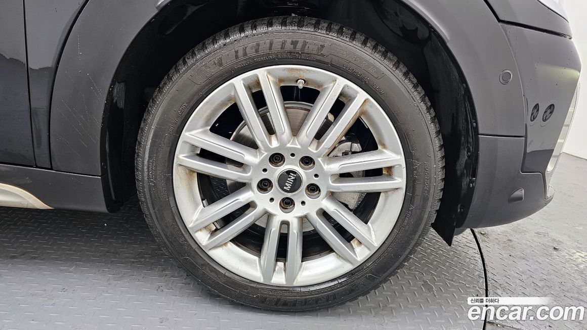 Mini Countryman Classic Plus Launch Pack, 2023