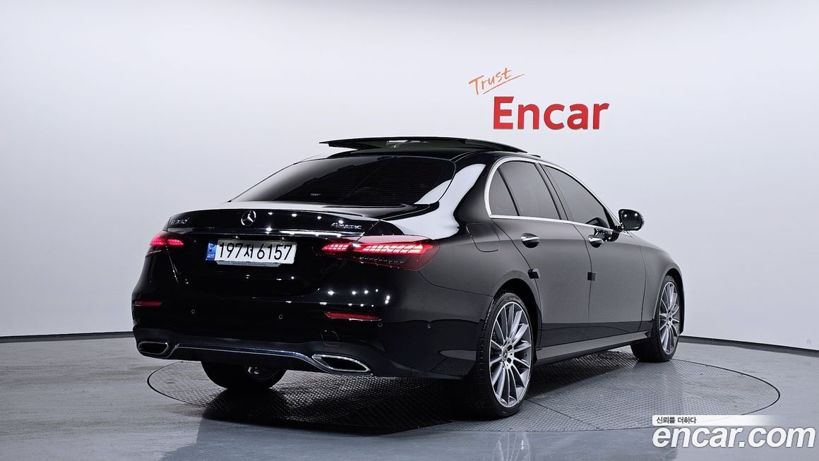 Mercedes-Benz E-Class E350 4MATIC AMG Line, 2022