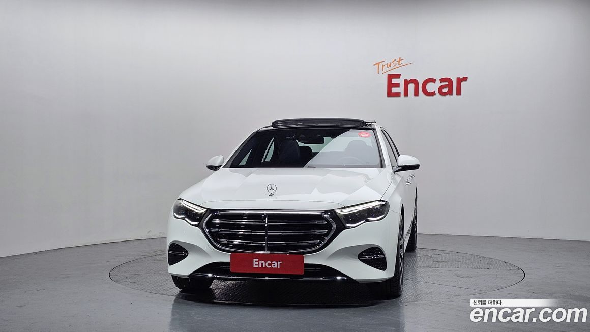 Mercedes-Benz E-Class E300 4MATIC Exclusive, 2025