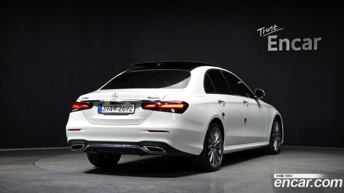 Mercedes-Benz E-Class E350 4MATIC AMG Line, 2022