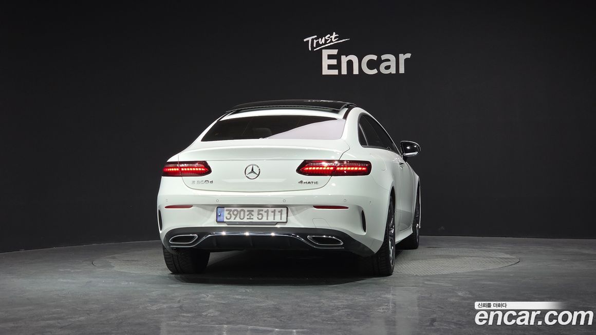 Mercedes-Benz E-Class E300d 4MATIC Coupe, 2022