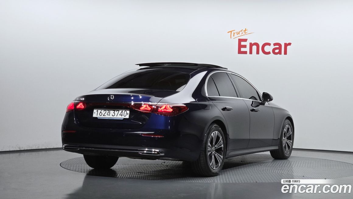 Mercedes-Benz E-Class E200 Avantgarde, 2024