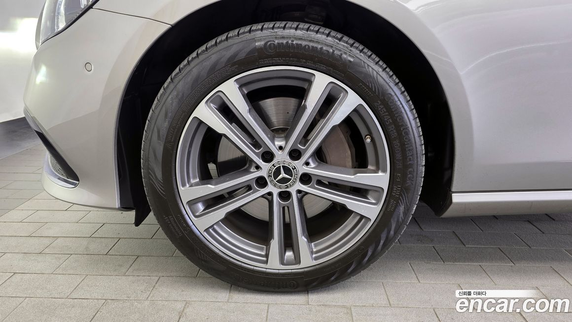 Mercedes-Benz E-Class E350 4MATIC Avantgarde, 2022