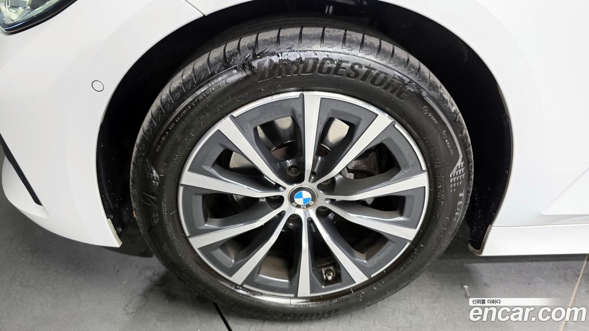 BMW 3-Series 320i, 2022