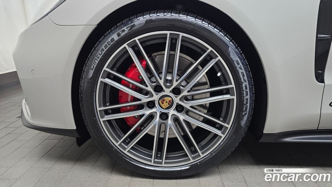 Porsche Panamera 4.0 GTS, 2024