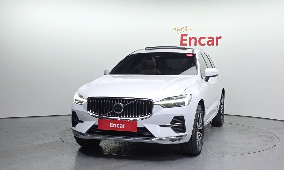 Volvo XC60 B5 Ultra Bright, 2025