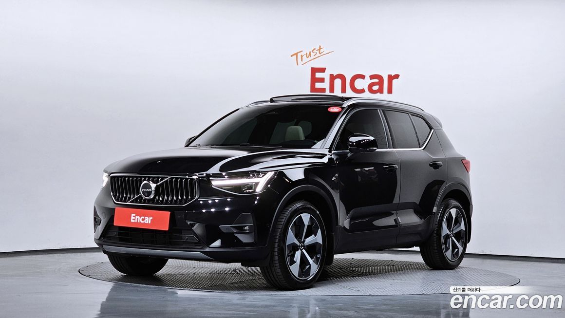 Volvo XC40 B4 Ultimate Bright, 2024