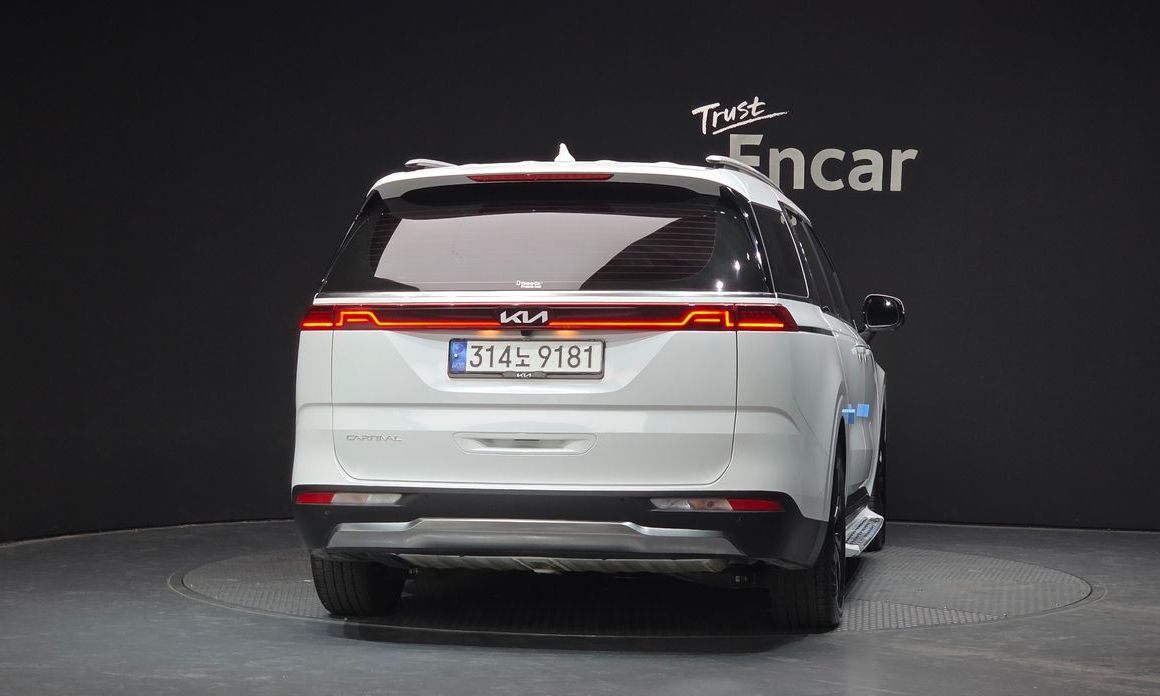 Kia Carnival 9-Seater Signature, 2023