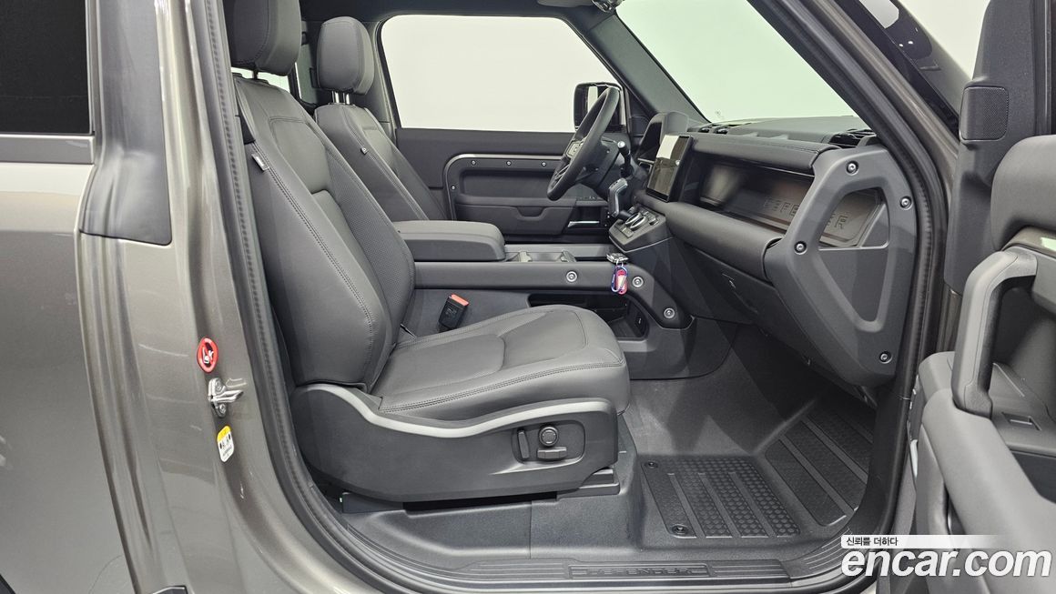 Land Rover Defender 90 D250 X-Dynamic SE, 2025