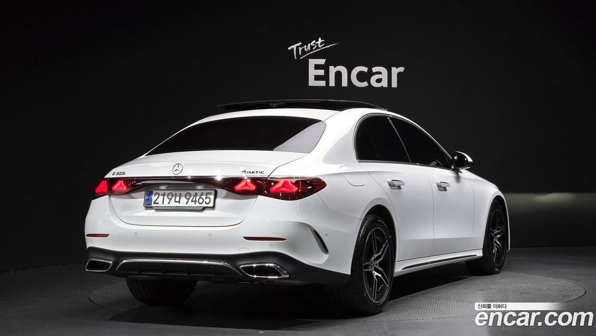 Mercedes-Benz E-Class E300 4MATIC AMG Line, 2024