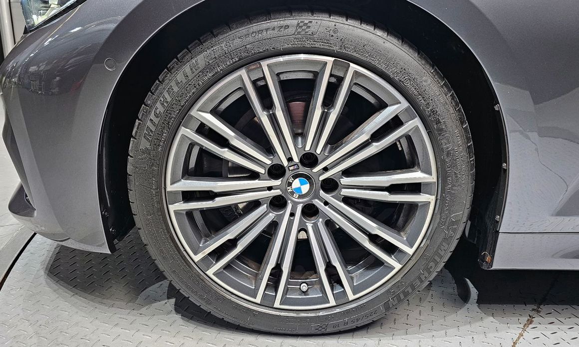 BMW 3-Series 320i M Sport, 2022