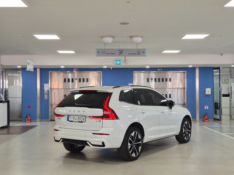 Volvo XC60 B5 Ultra Dark Air Sus, 2026