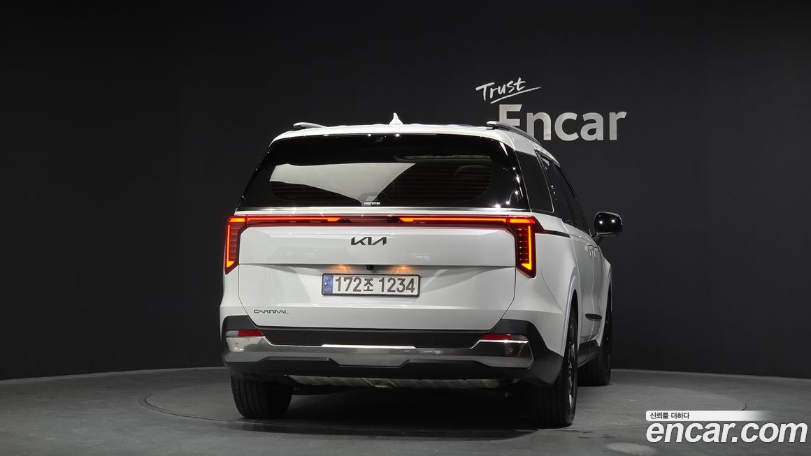 Kia Carnival 7-Seater Signature, 2024
