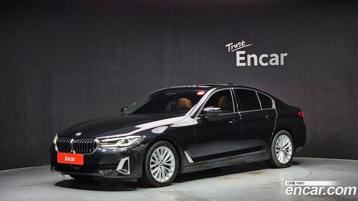 BMW 5-Series 520i Luxury, 2023