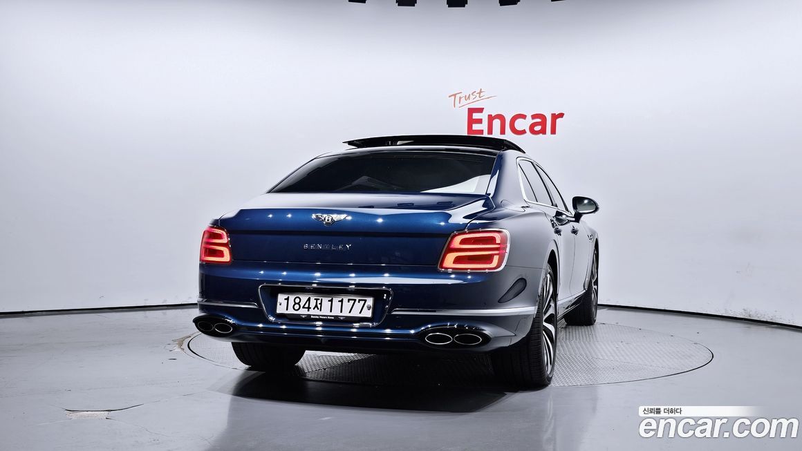 Bentley Flying Spur 4.0 Azure, 2024