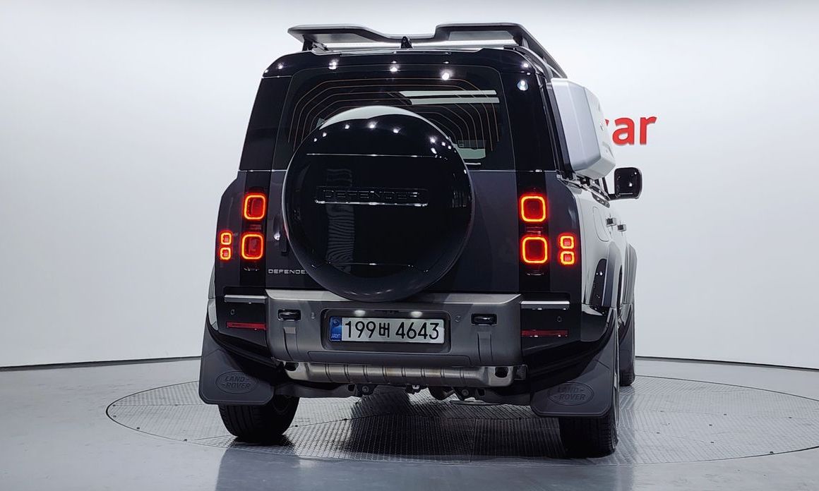 Land Rover Defender 110 P300 X-Dynamic SE, 2025