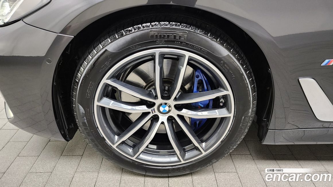 BMW 5-Series 520i M Sport, 2023