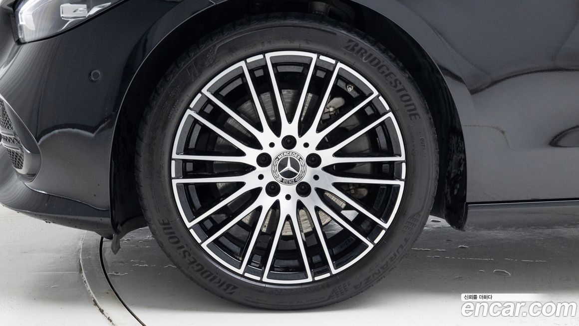 Mercedes-Benz C-Class C300 4MATIC Avantgarde, 2024