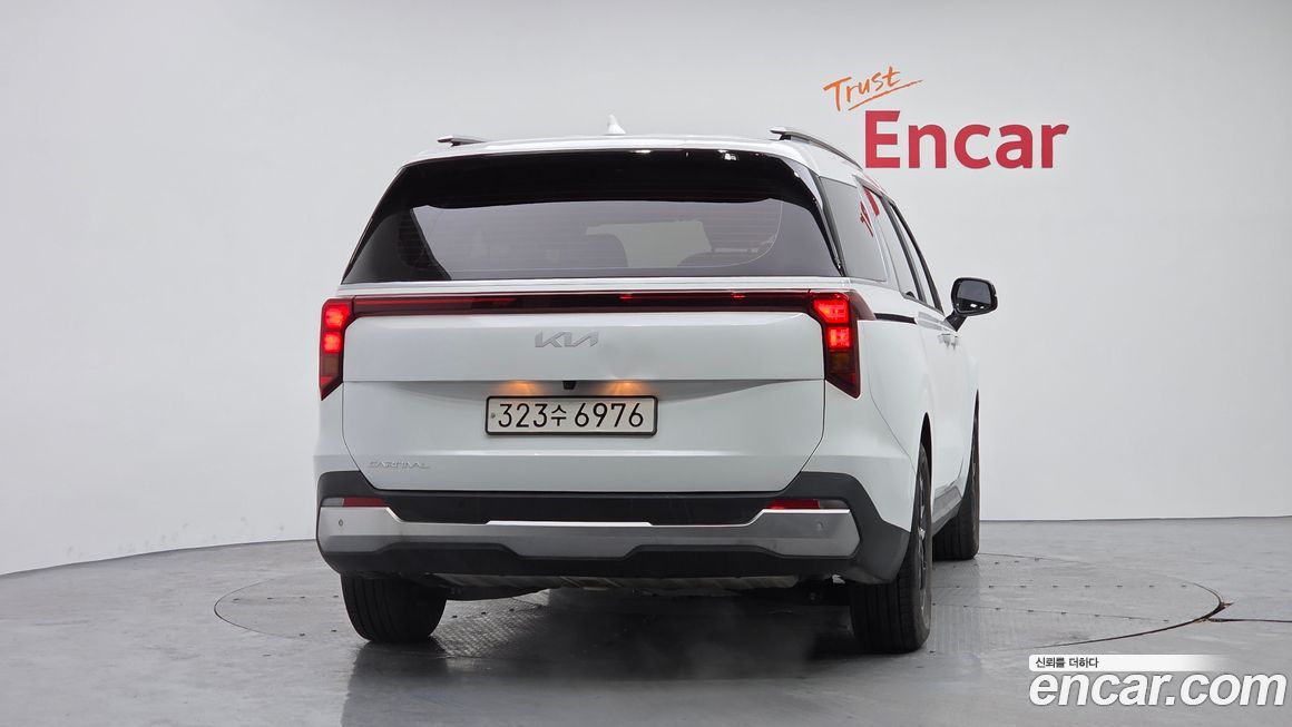 Kia Carnival 9-Seater Prestige, 2024