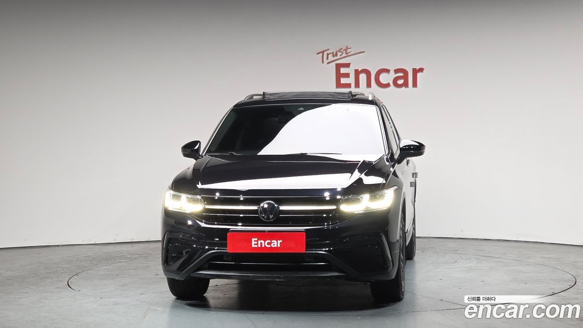 Volkswagen Tiguan 2.0 TSI Prestige, 2024