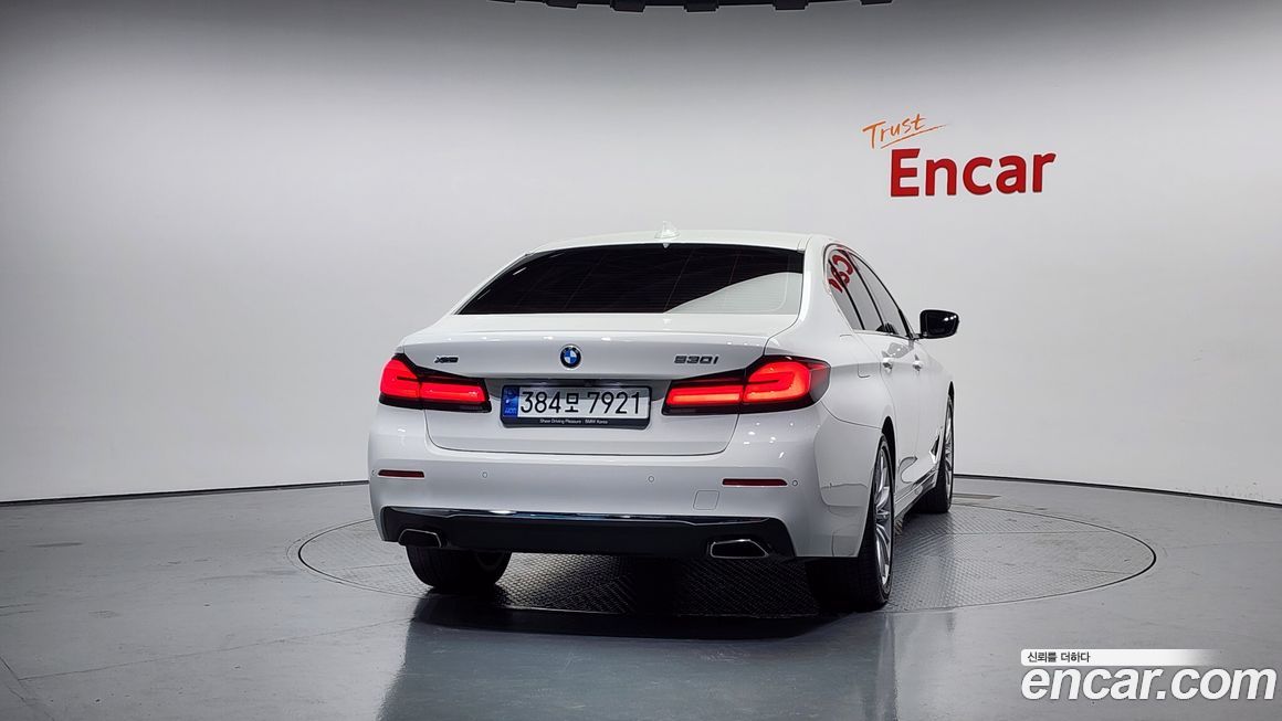 BMW 5-Series 530i xDrive Luxury, 2023