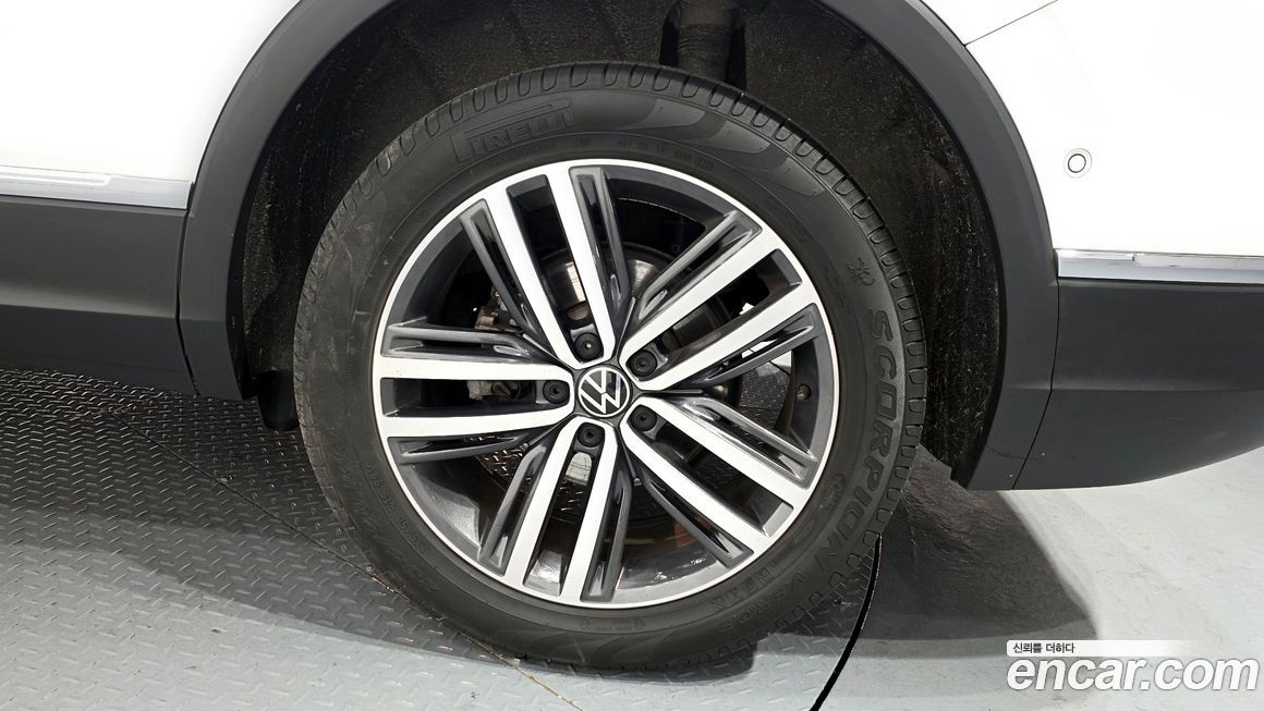 Volkswagen Tiguan 2.0 TSI Prestige, 2023