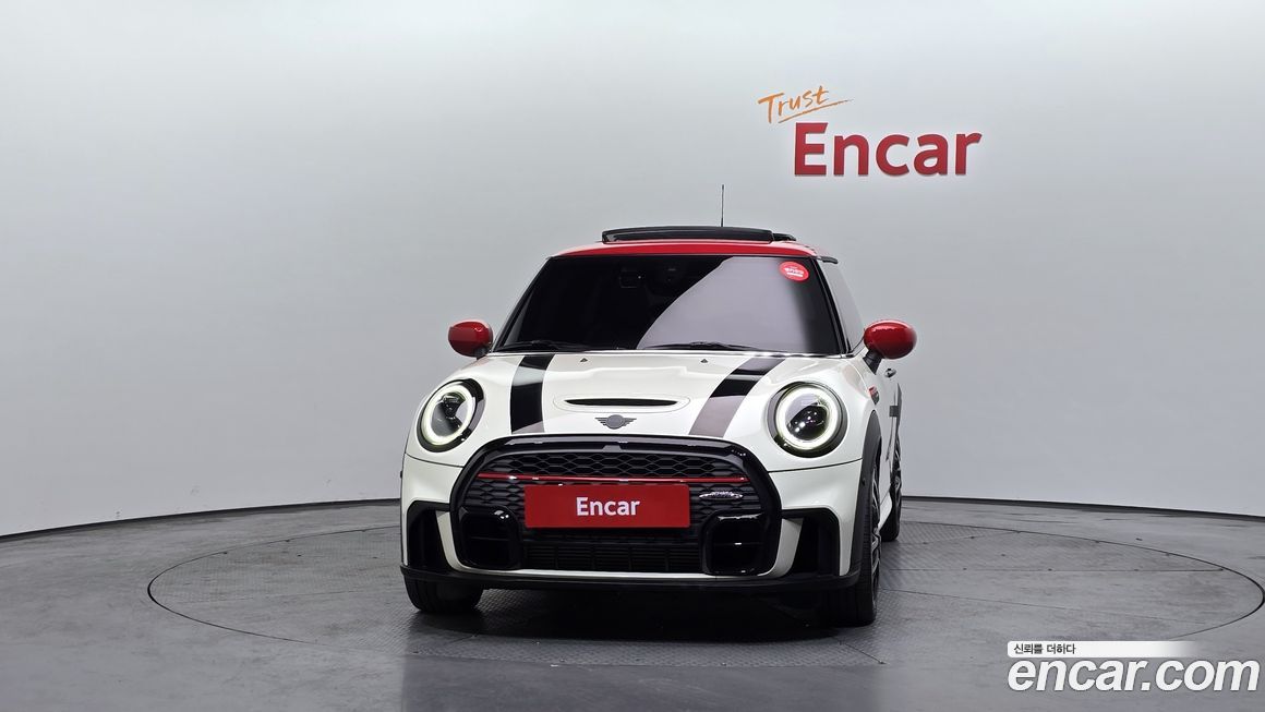 Mini Cooper JCW, 2022