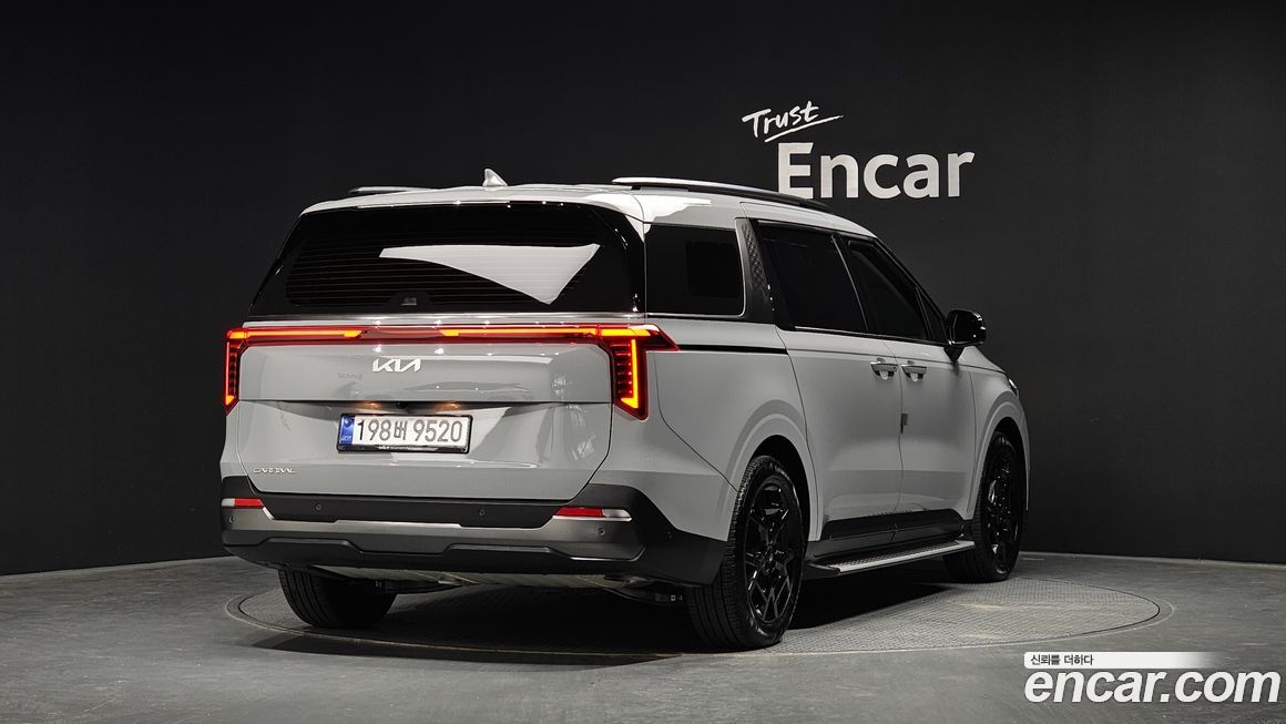 Kia Carnival 9-Seater Gravity, 2025