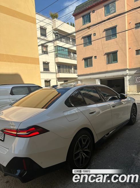 BMW 5-Series 520i M Sport, 2025