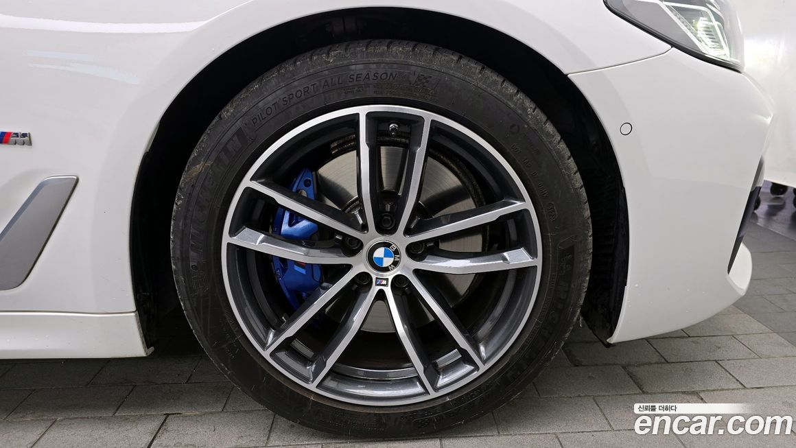 BMW 5-Series 520i M Sport, 2023