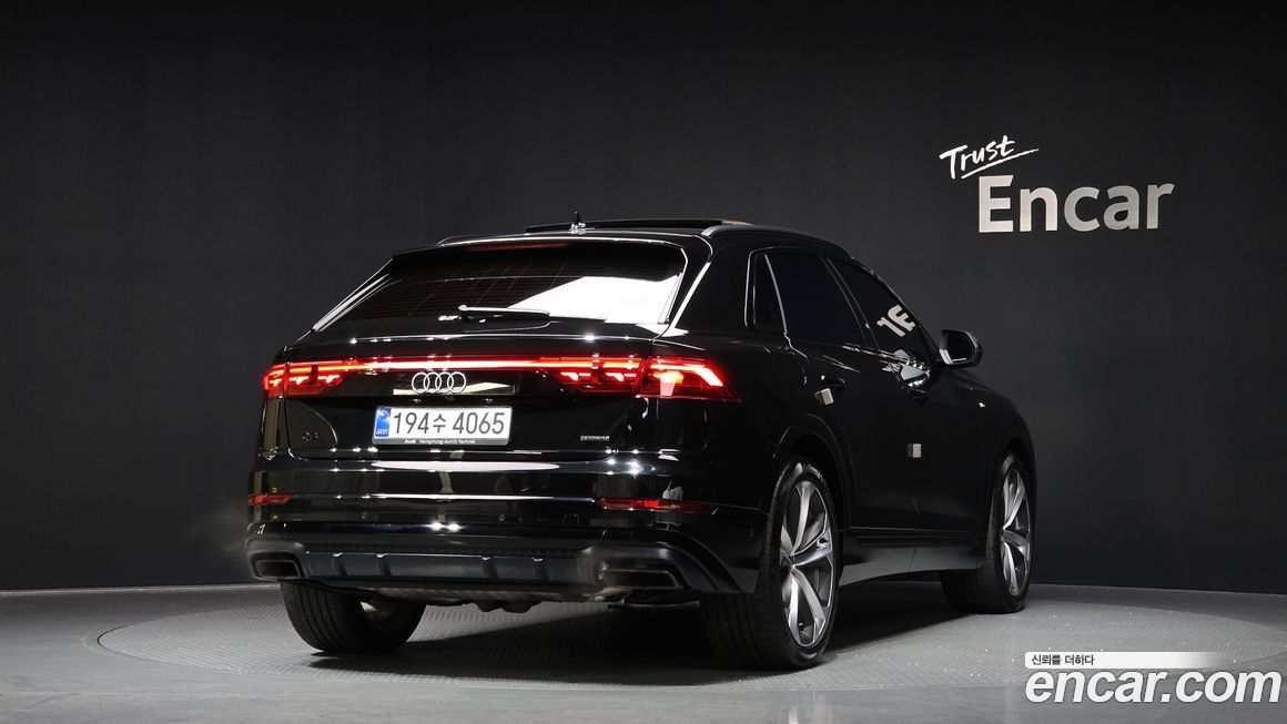 Audi Q8 55 TFSI Quattro Premium, 2025