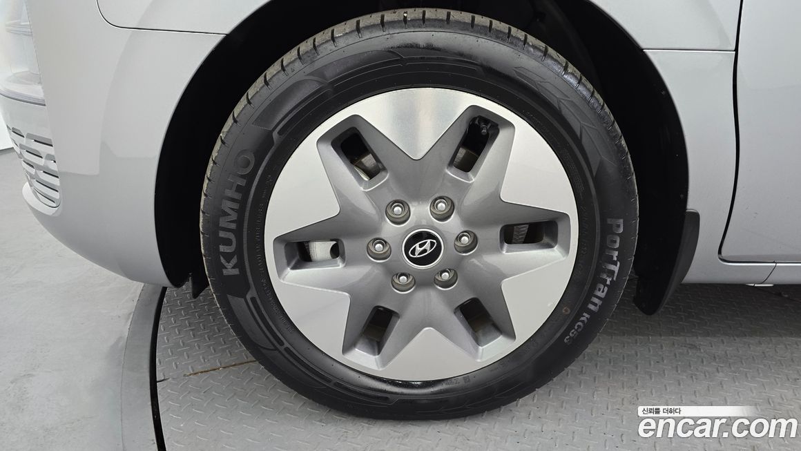 Hyundai Staria Tourer 9-Seater, 2024