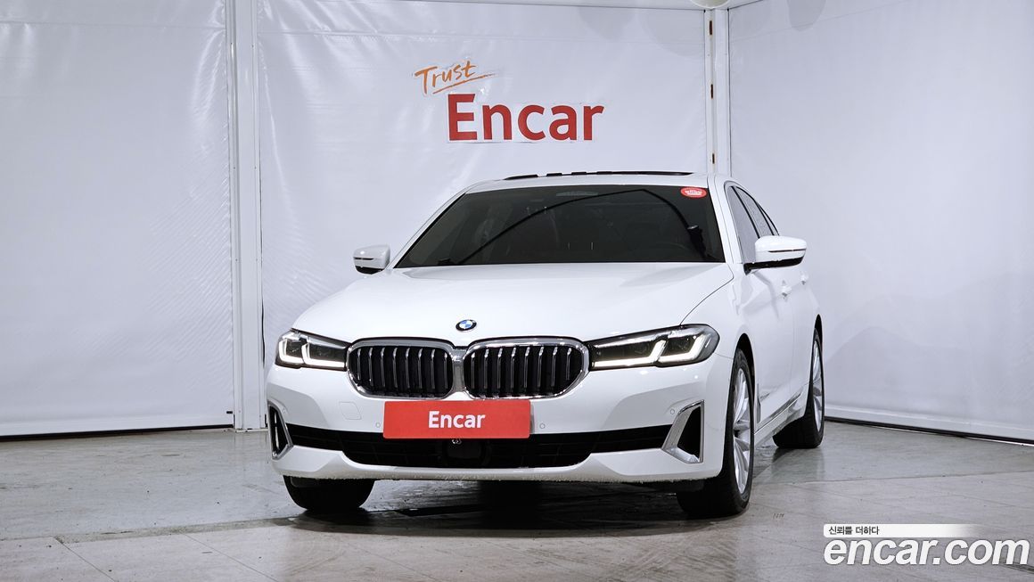BMW 5-Series 530i Luxury, 2022