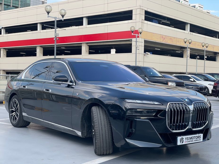 BMW 7-Series 740i xDrive M Sport, 2025