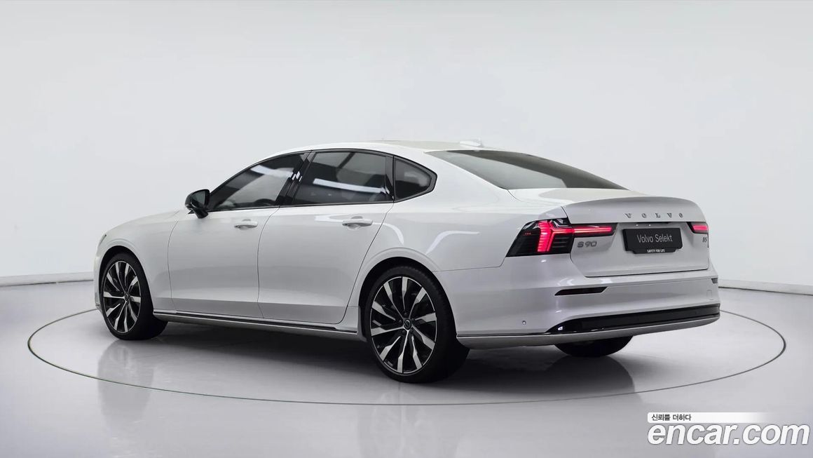 Volvo S90 B5 Ultra Dark, 2026