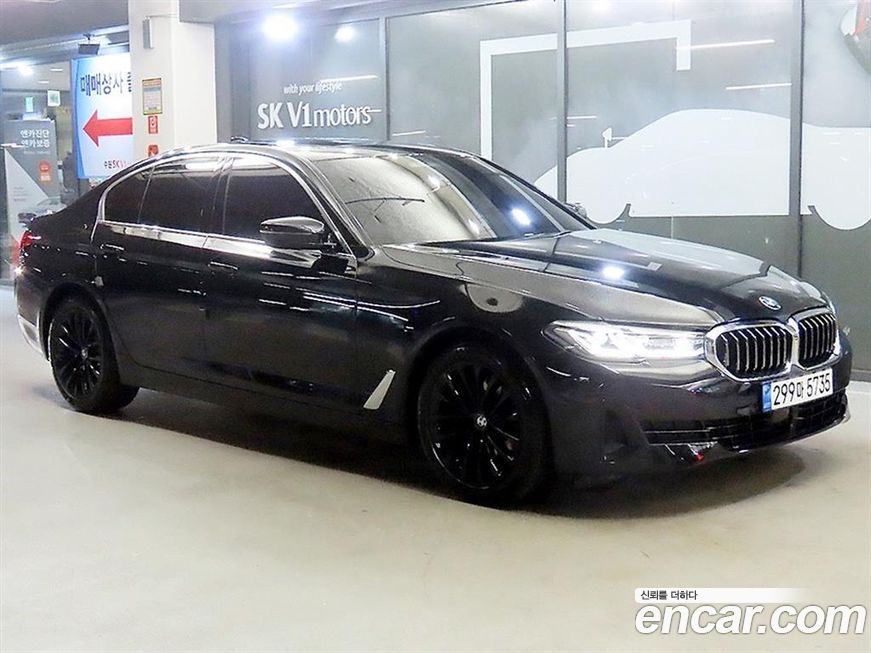 BMW 5-Series 520i Luxury, 2023