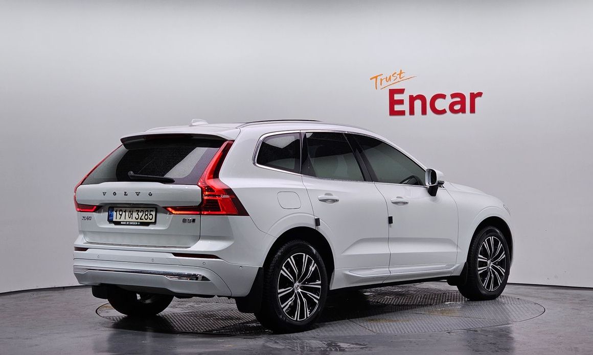 Volvo XC60 B5 Inscription, 2022