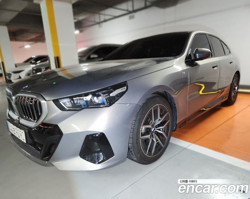 BMW 5-Series 520i M Sport, 2025